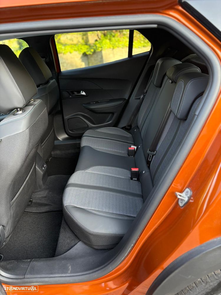 Peugeot e-2008 Allure - 14