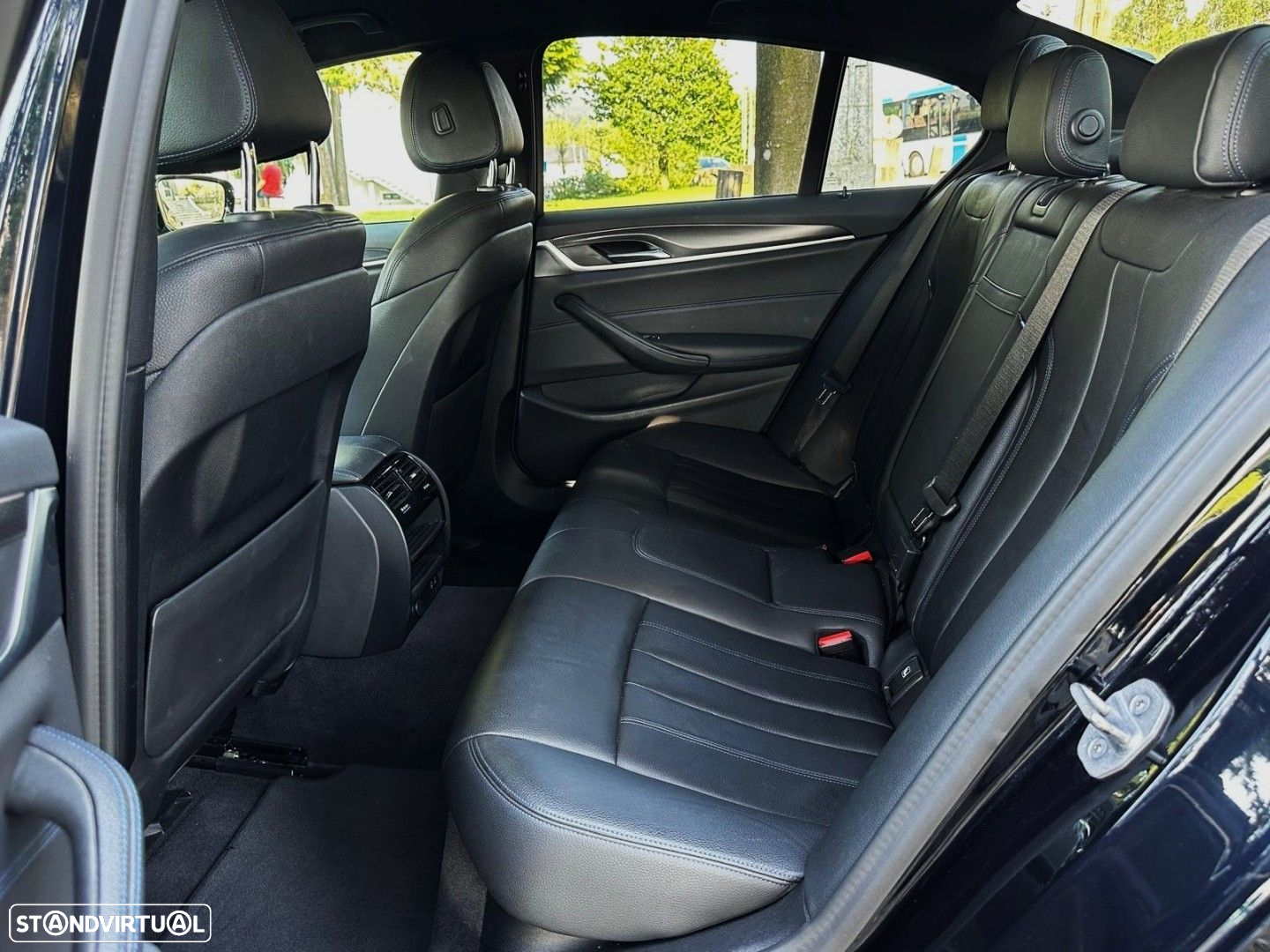 BMW 530 e Pack M - 13