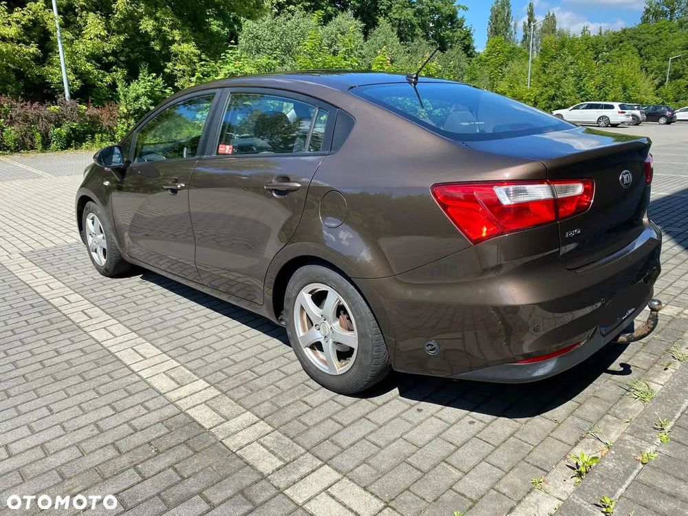 Kia Rio 1.2 L - 3