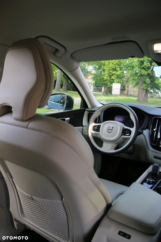 Volvo XC 60 B4 D Plus Bright - 27