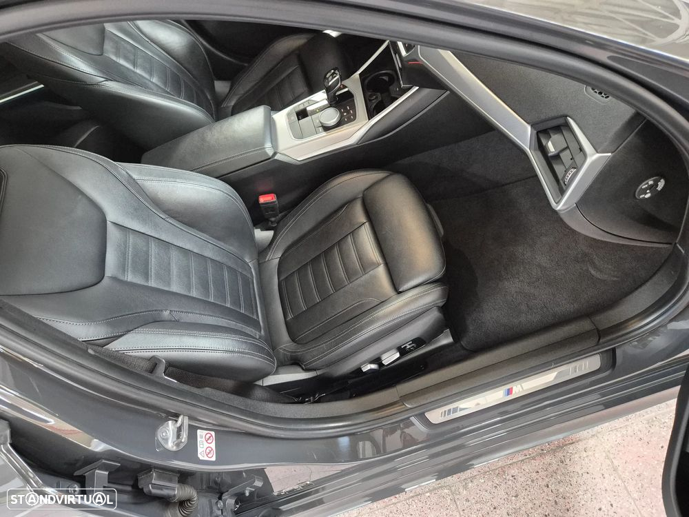 BMW 330 e Pack Desportivo M Pro Auto - 11