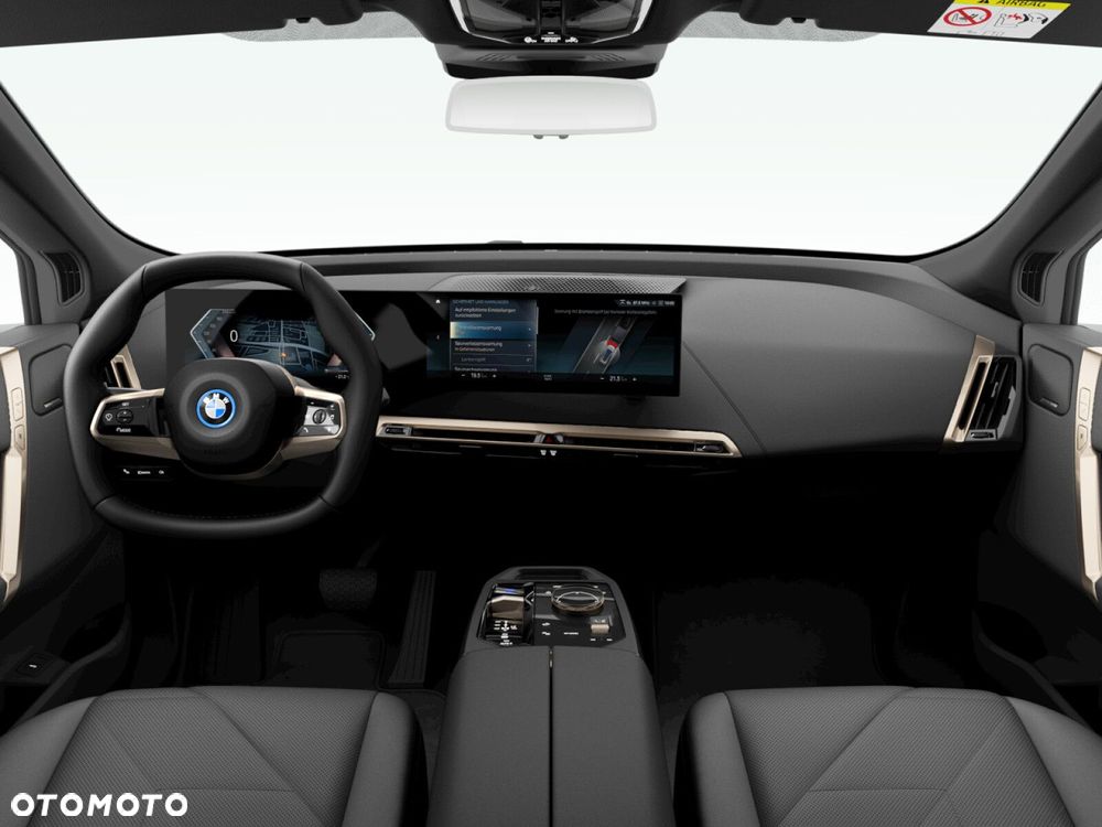 BMW iX - 5