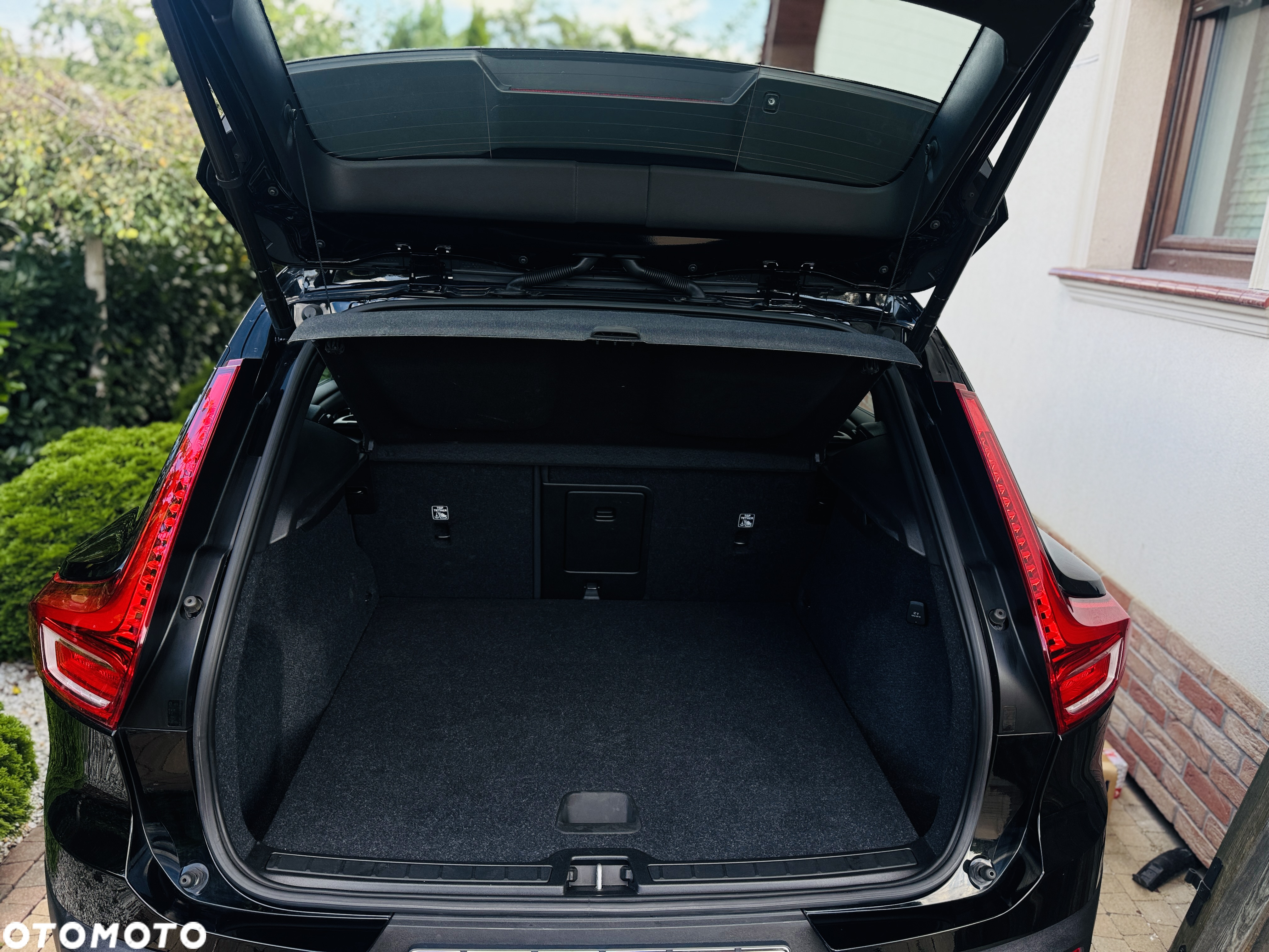 Volvo XC 40 T2 Plus Dark - 34