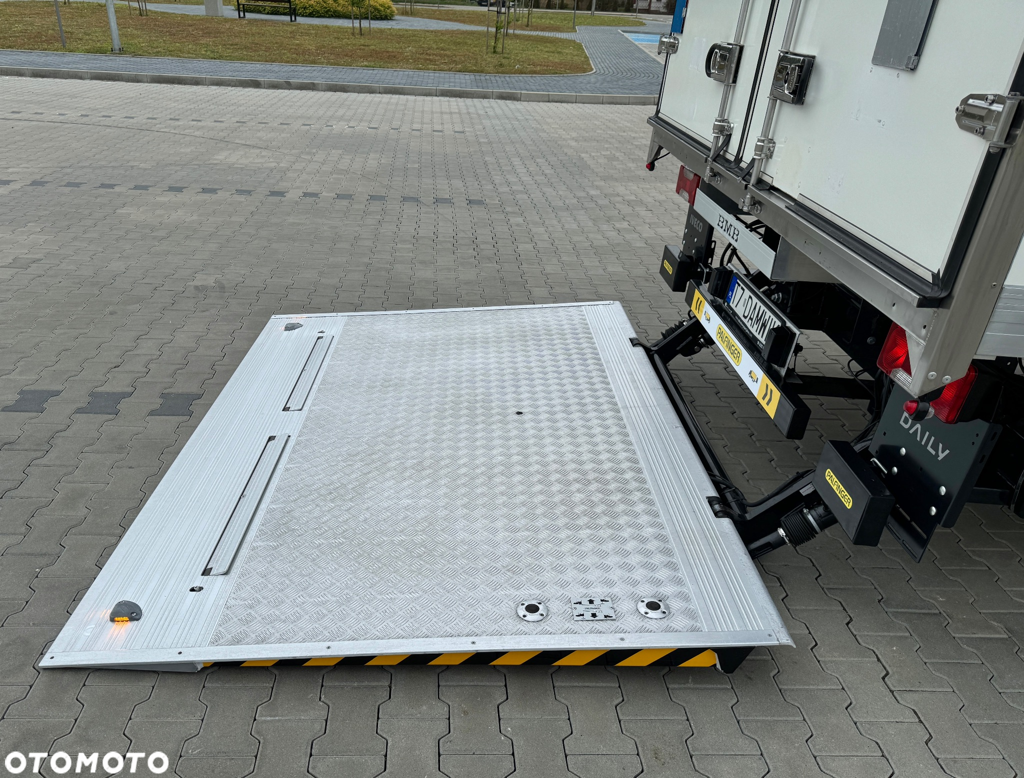 Iveco Daily 2022r‼️72C16‼️Winda Palfinger 1000Kg Udźwigu Izoterma/kontener 5.52m 3.0 Diesel DMC 7200 kg 70C16 Salon Polska Faktura VAT 23% - 17
