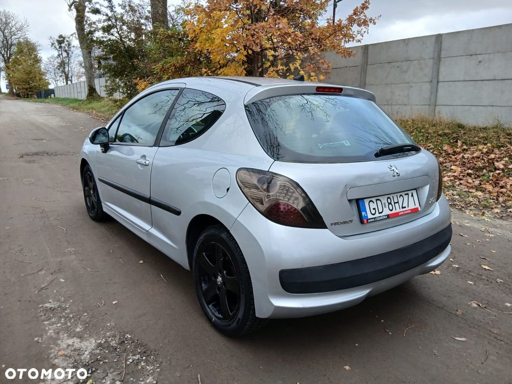 Peugeot 207 2007 photo 3