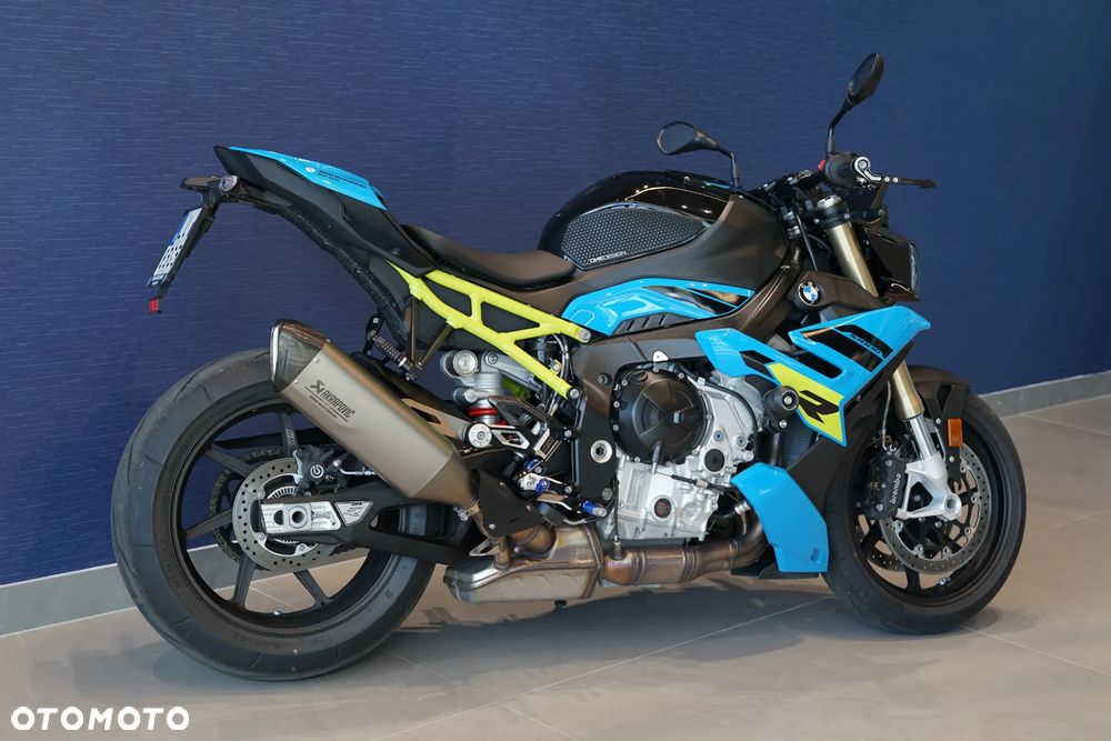 BMW S - 4
