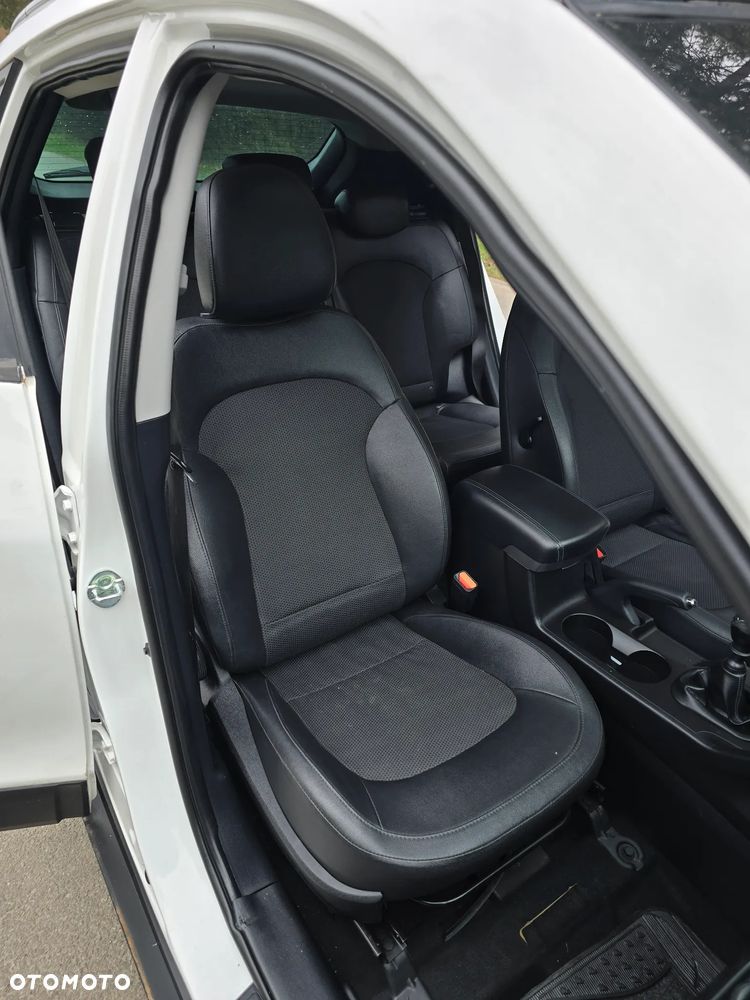 Hyundai ix35 1.7 CRDi Premium 2WD - 22