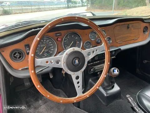 Triumph TR6 - 12