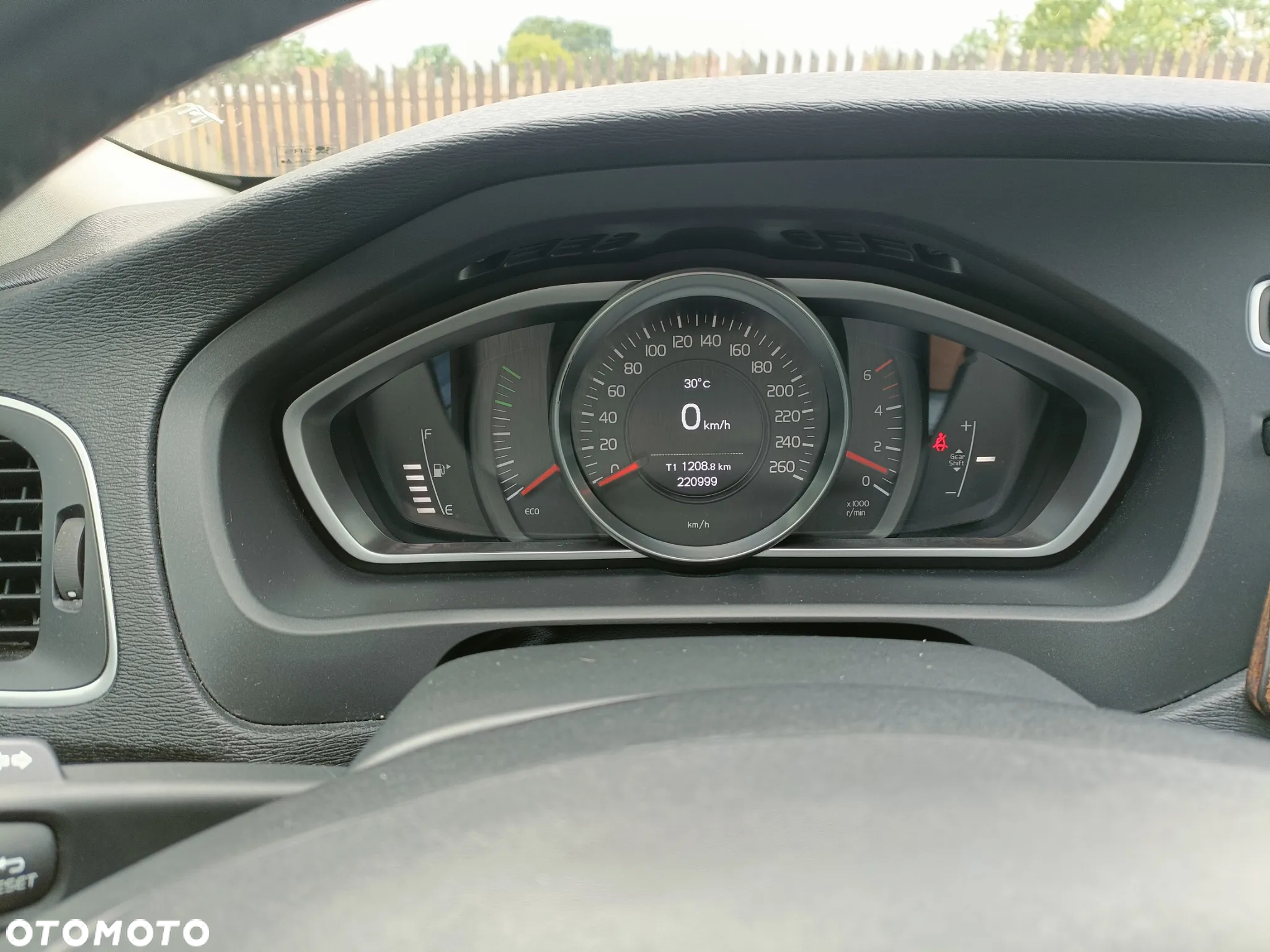 Volvo V40 Cross Country D2 Momentum - 9