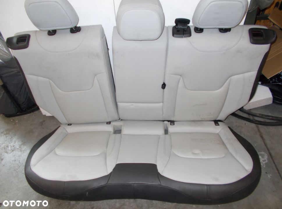 KANAPA TYLNA PRAWY JEEP COMPASS 2018- - 1