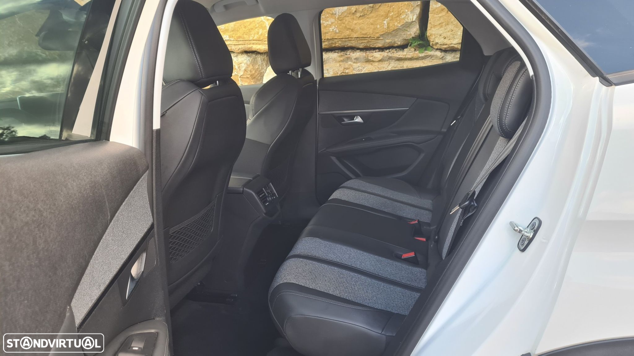 Peugeot 3008 1.5 BlueHDi Allure EAT8 - 51