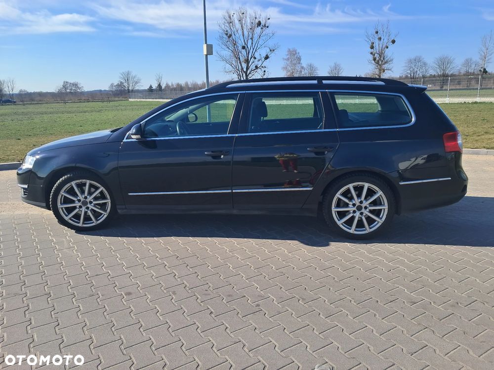 Volkswagen Passat - 1