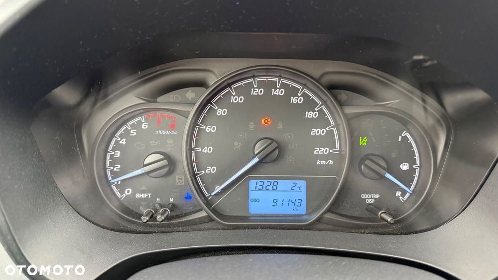 Toyota Yaris 1.0 Active EU6 - 17