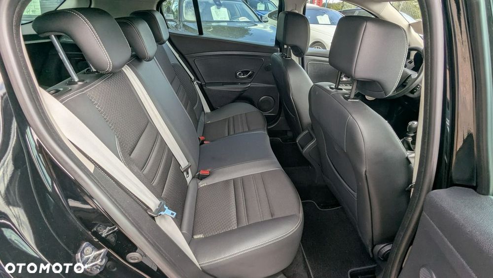 Renault Megane ENERGY TCe 130 BOSE EDITION - 18