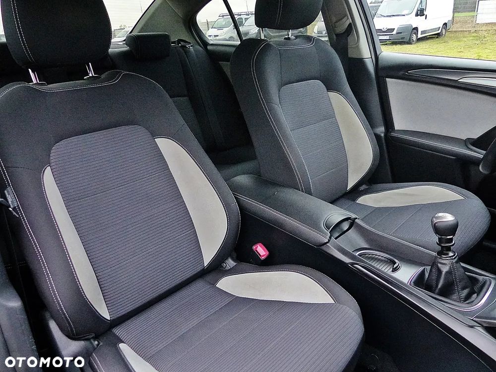 Toyota Avensis 2.0 D-4D Premium - 27