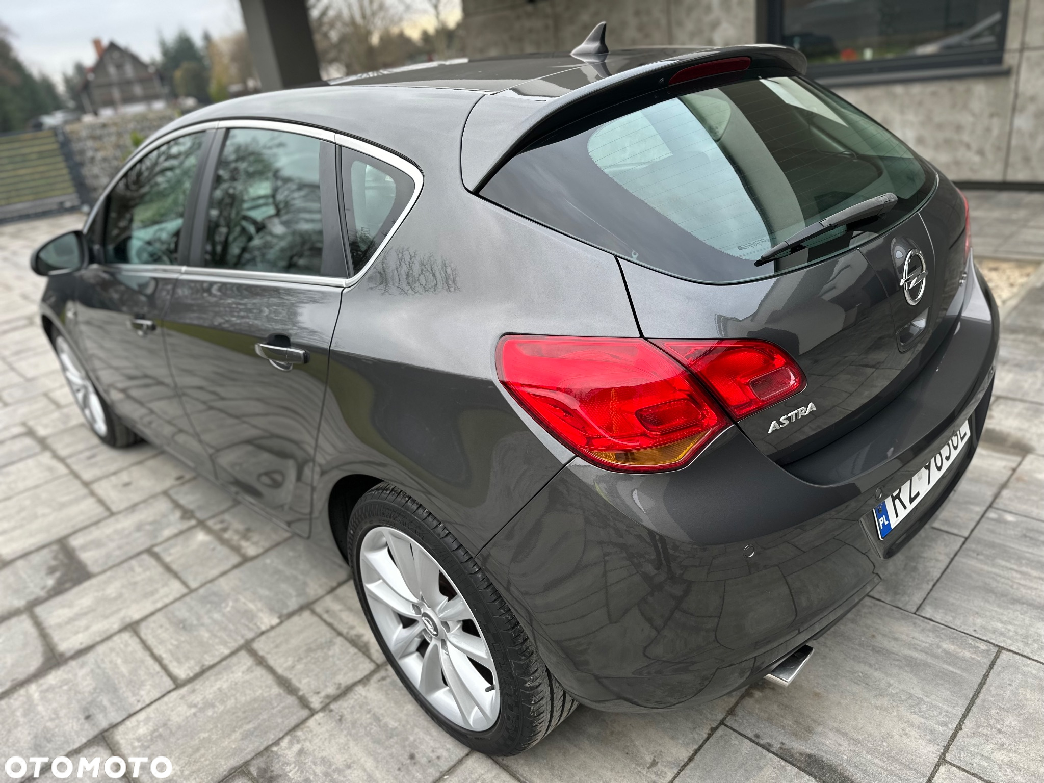 Opel Astra IV 2.0 CDTI Cosmo - 10