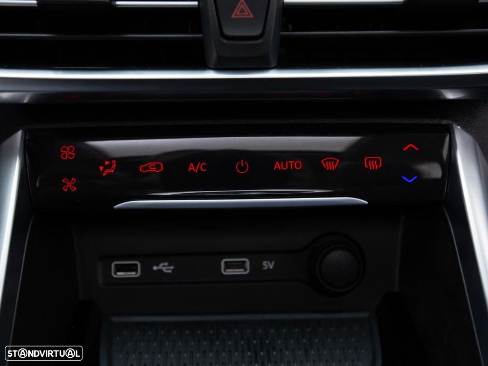 Maxus Euniq 5 - 23