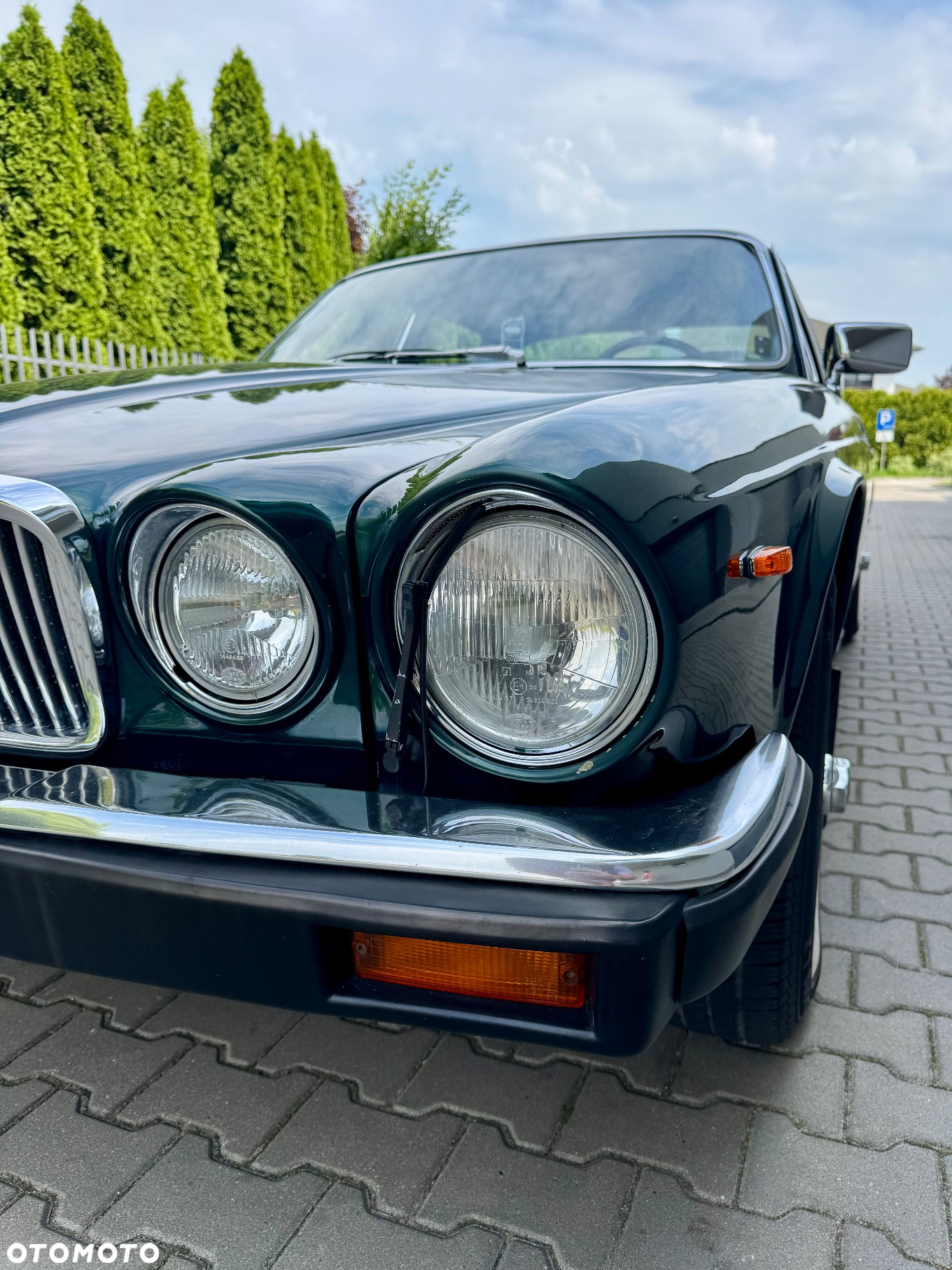 Jaguar XJ - 18