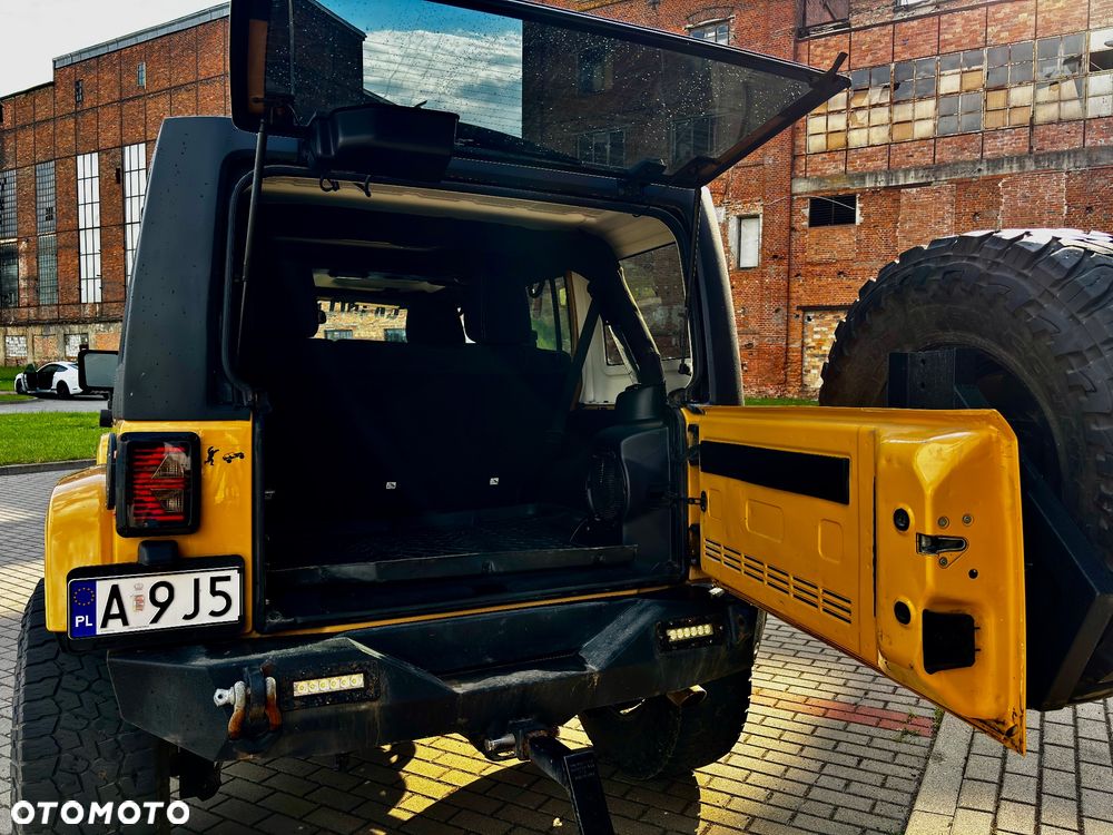 Jeep Wrangler 3.6 Unlim Sahara - 28
