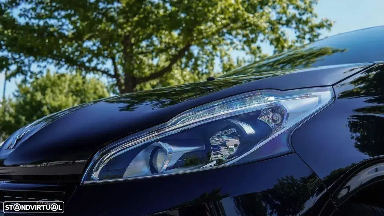 Peugeot 208 1.2 PureTech GT Line - 26