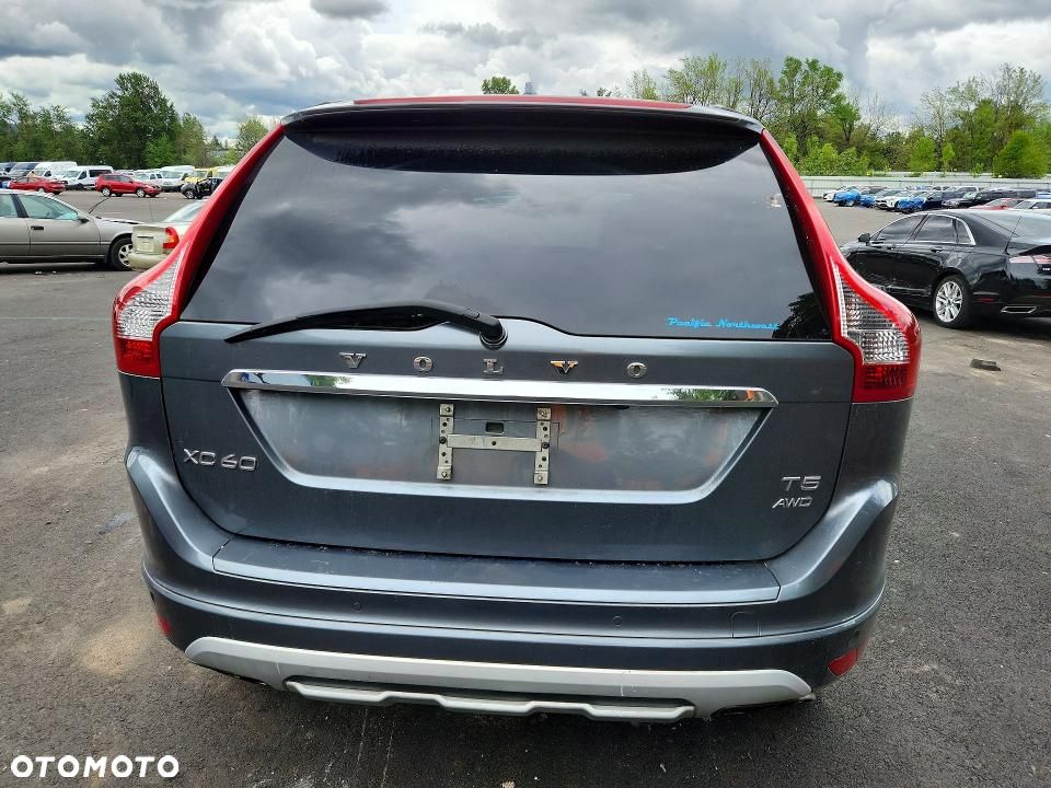 Volvo XC 60 T5 AWD Geartronic RDesign - 6