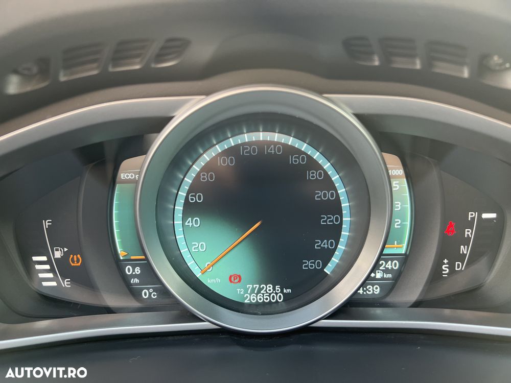 Volvo V40 D2 Powershift - 6