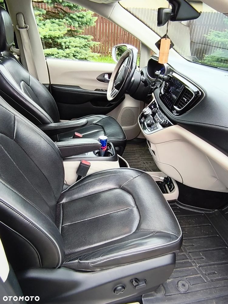 Chrysler Pacifica - 9