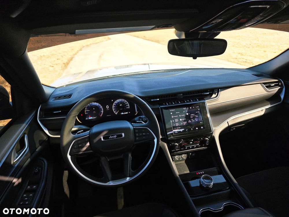 Jeep Grand Cherokee - 15