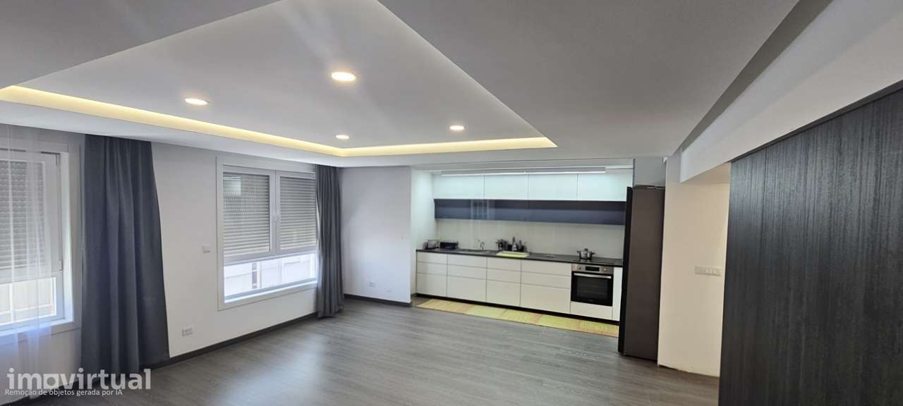Apartamento T2+1 Remodelado com Duas Suites e Garagens–Paranhos, Porto - Grande imagem: 3/14