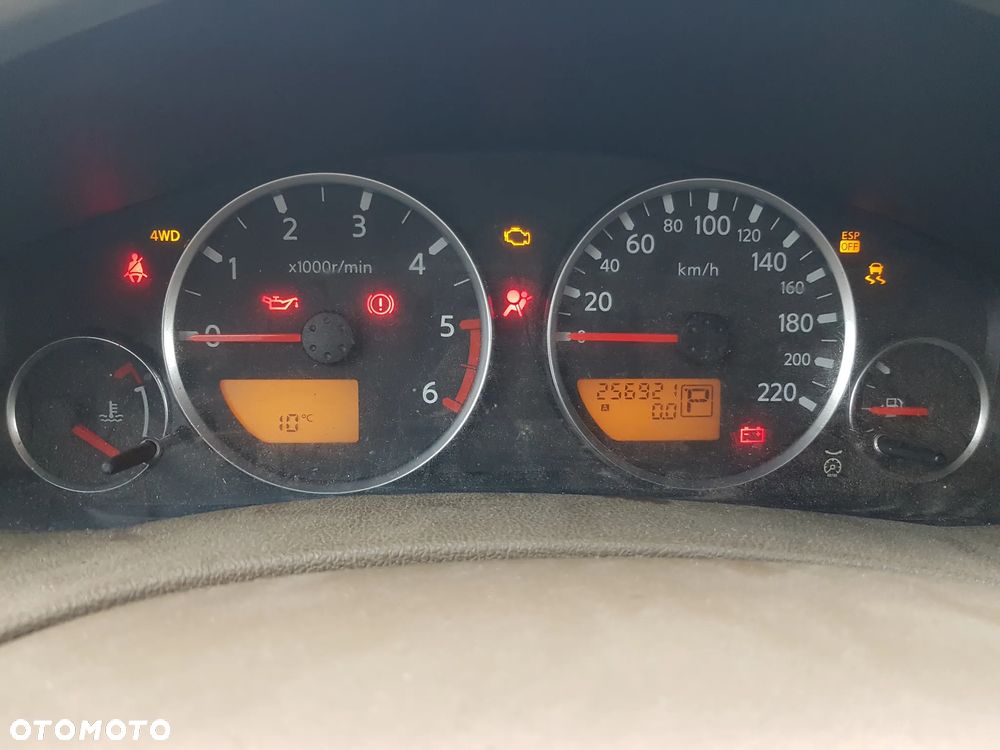 Nissan Pathfinder 2.5 DCi Sport / SE - 7