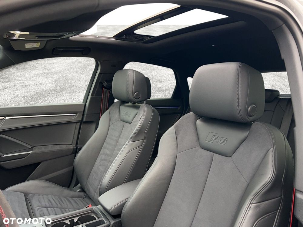 Audi RS Q3 Sportback - 11