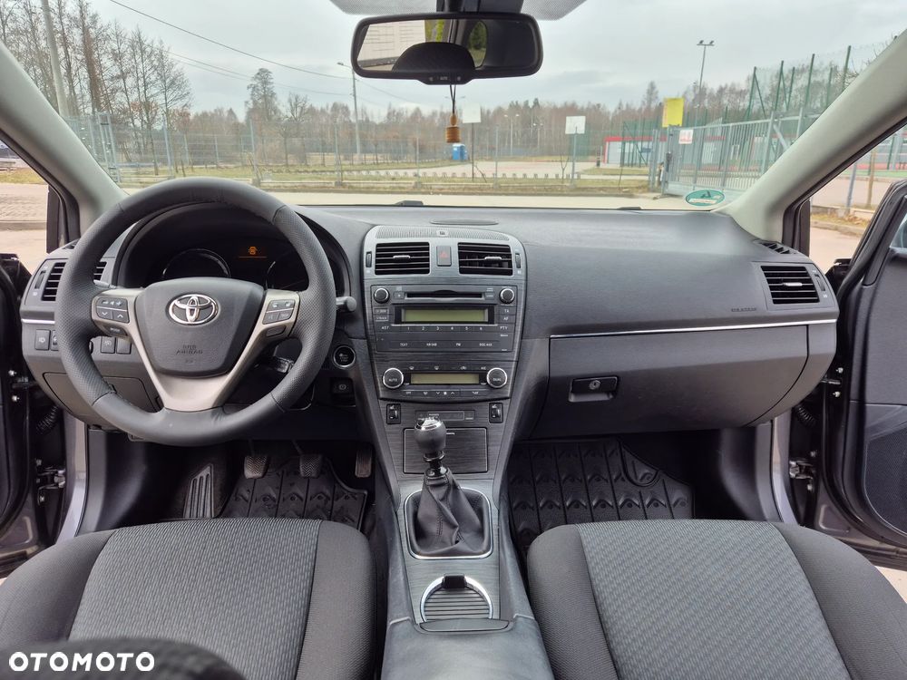 Toyota Avensis 1.8 Sol - 8