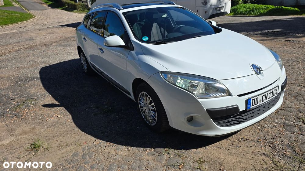 Renault Megane 2010 photo 2
