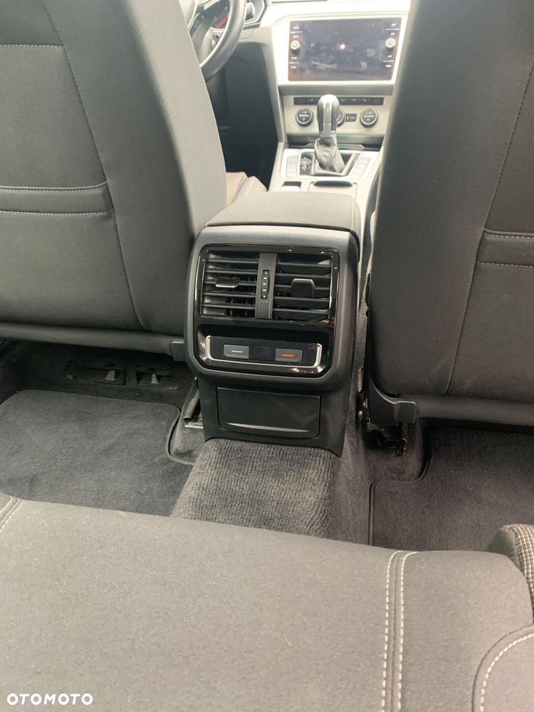 Volkswagen Passat - 6