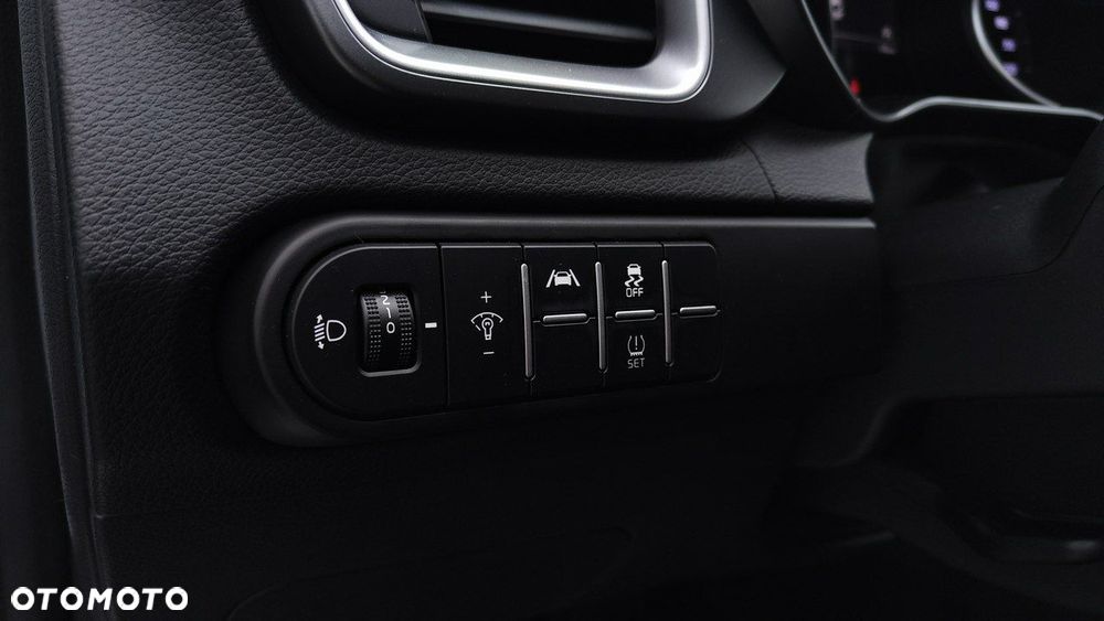 Kia Ceed - 12