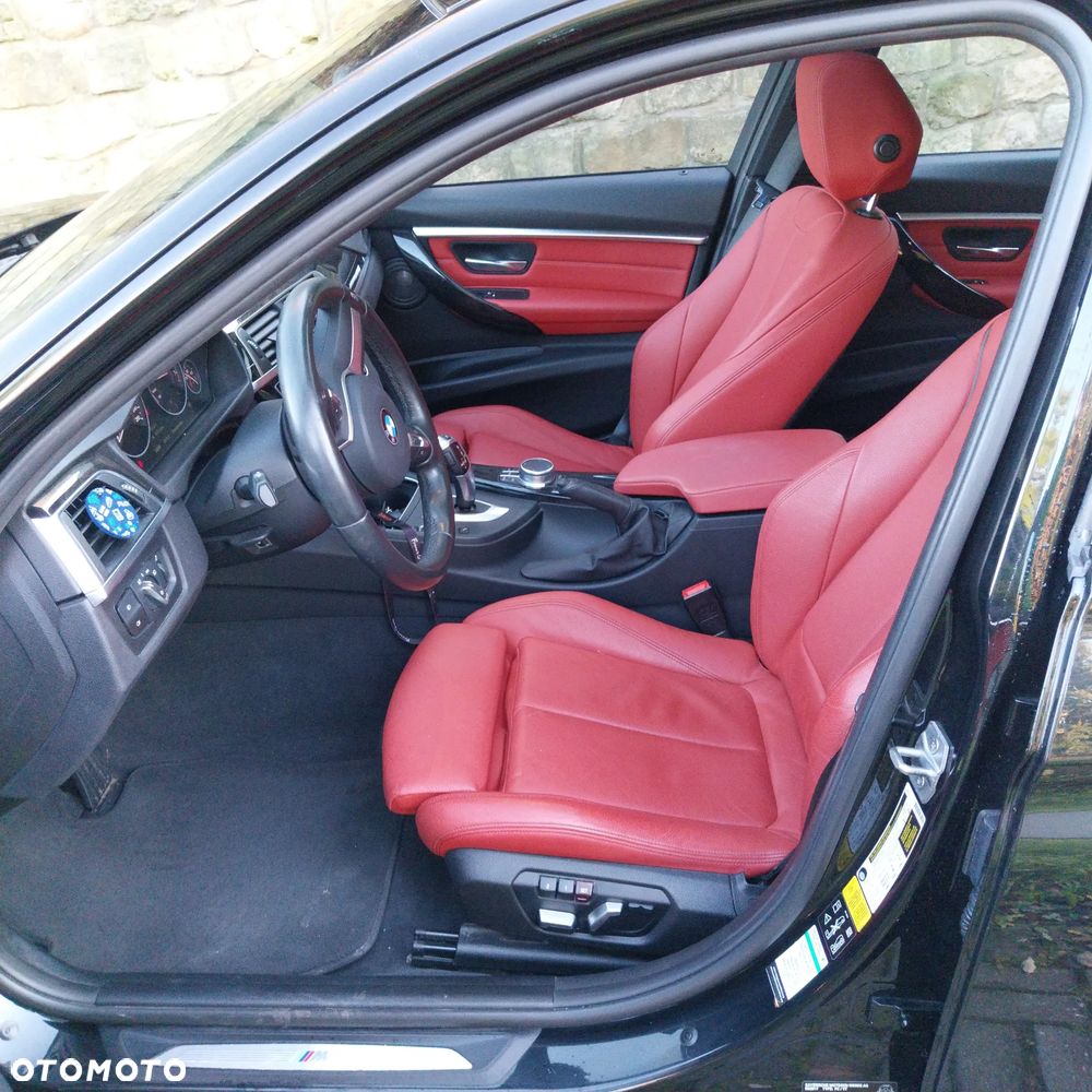 BMW Seria 3 330i xDrive M Sport - 10