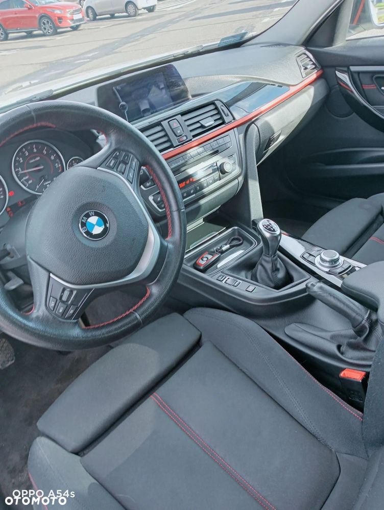 BMW Seria 3 320i Sport Line - 5