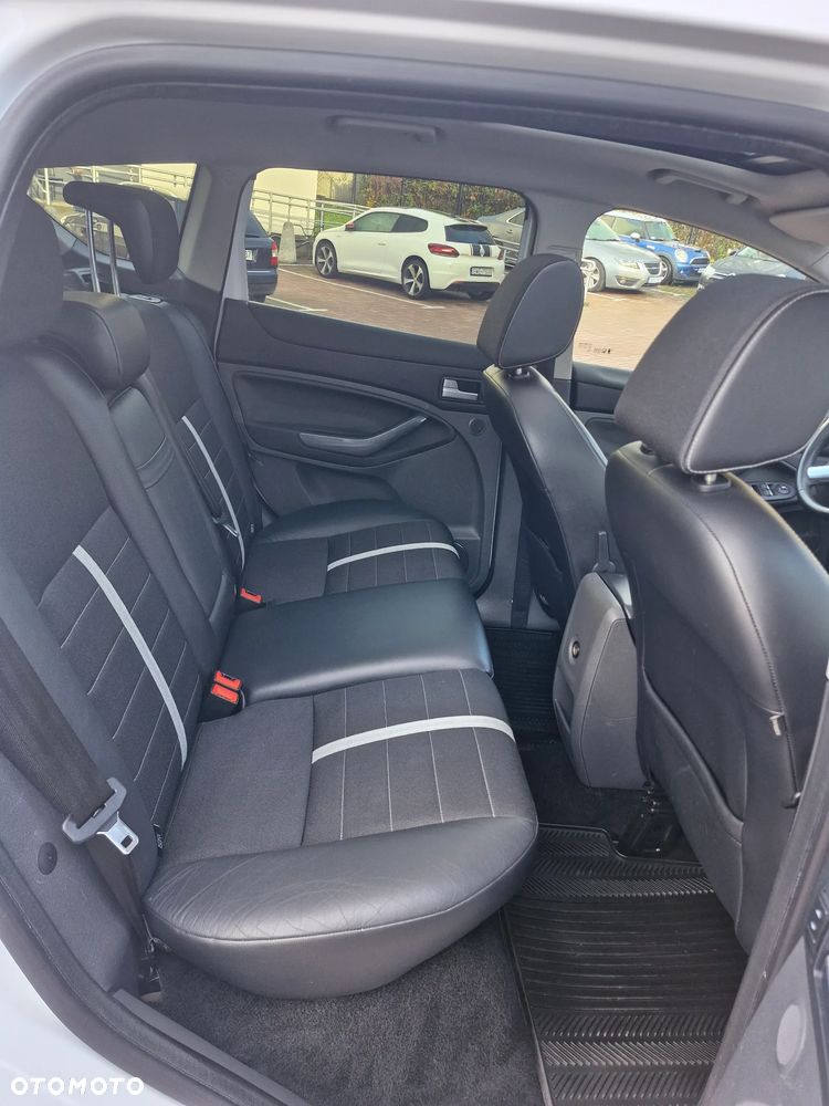 Ford Kuga - 11