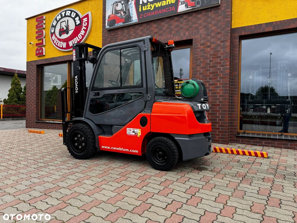 Toyota 02-8FGJF35 - 1