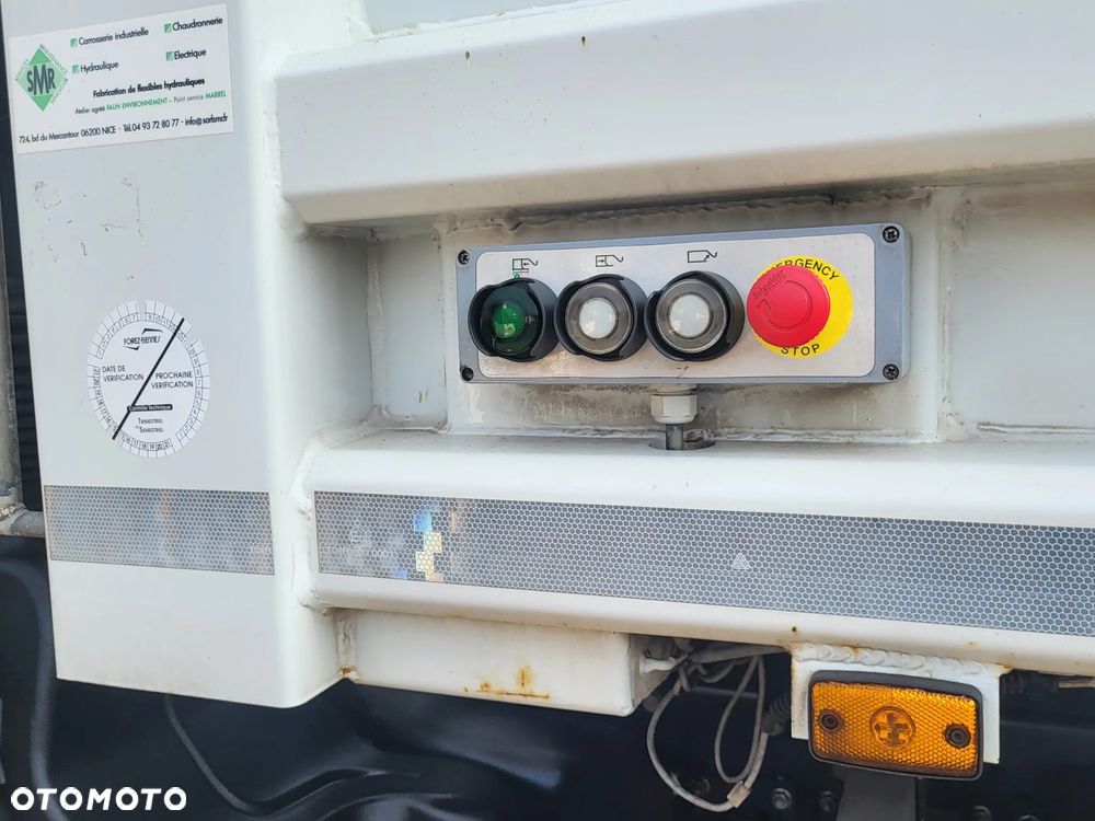 Renault D Wide 19 - 17