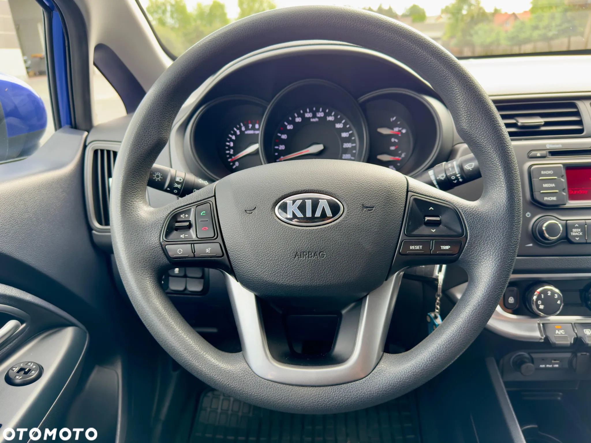 Kia Rio 1.2 L - 32
