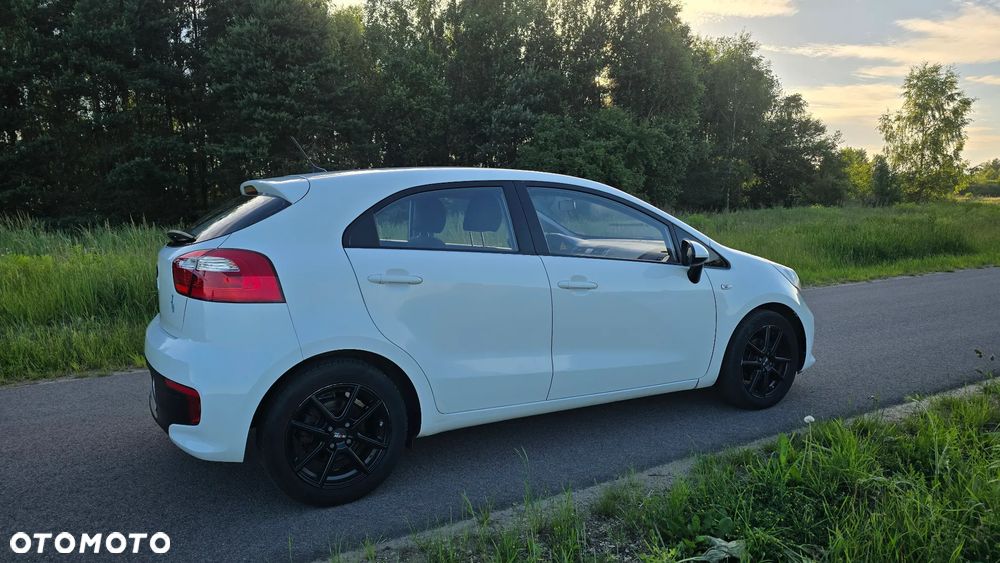 Kia Rio - 6