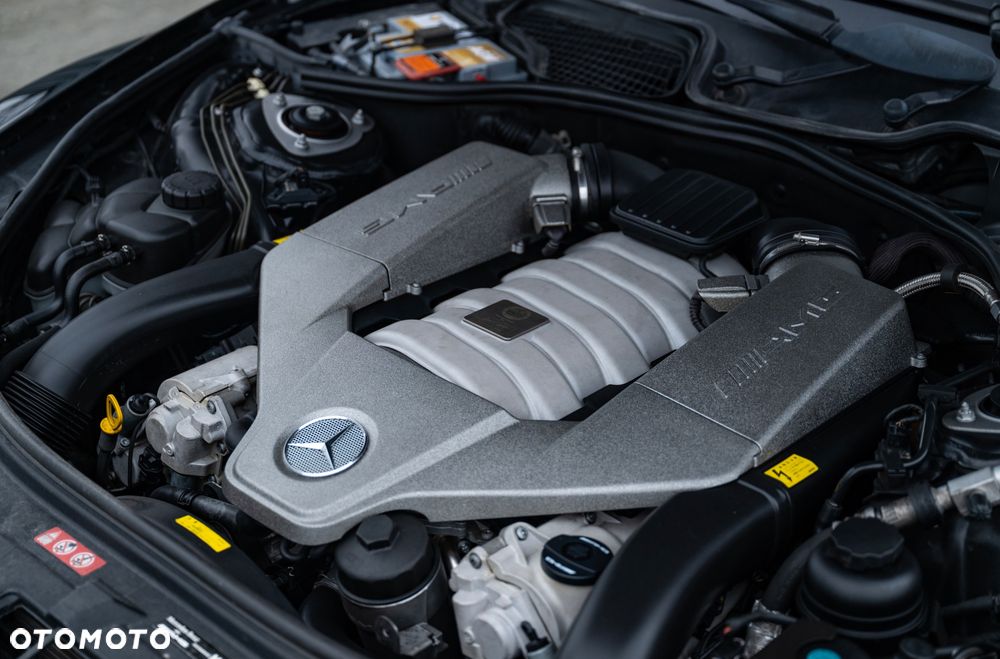 Mercedes-Benz CL 63 AMG - 12
