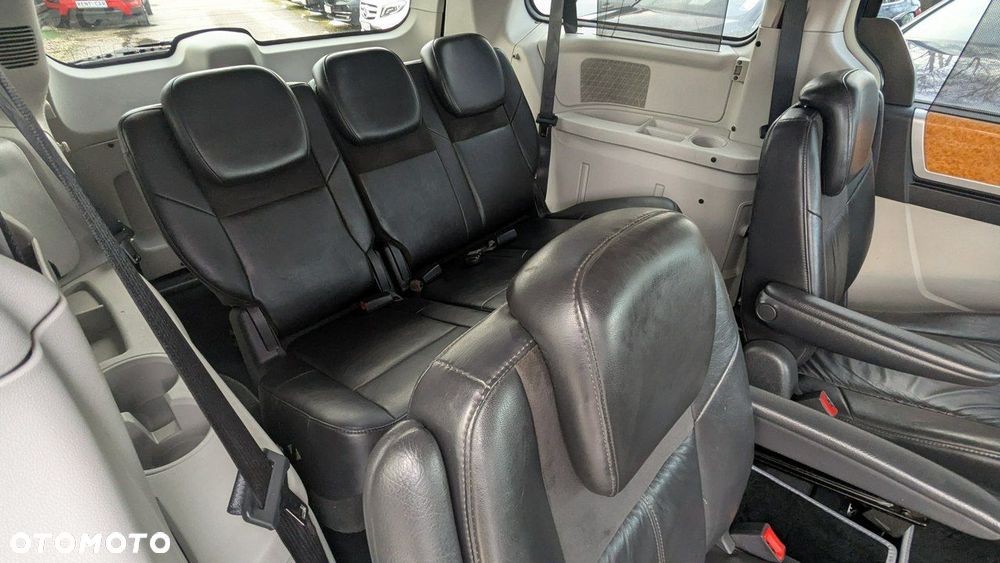 Chrysler Grand Voyager - 17