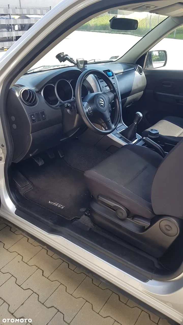 Suzuki Grand Vitara - 25