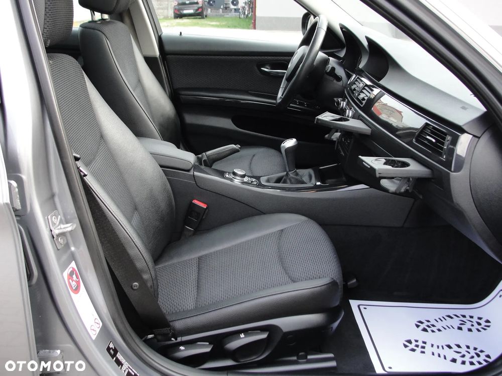 BMW Seria 3 318d DPF Edition Exclusive - 20