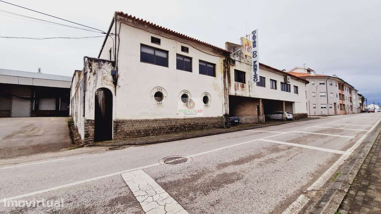 Prédio das Caves do Freixo - Grande imagem: 2/38