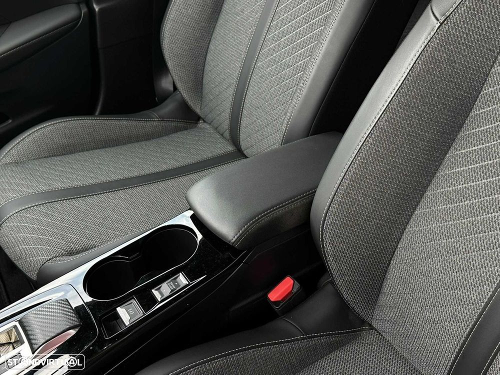 Peugeot 2008 1.2 Hybrid Allure e-DCS6 - 16