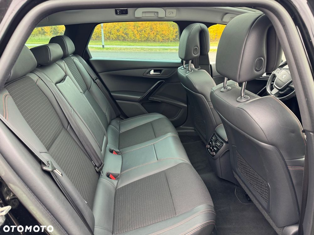 Peugeot 508 RXH 2.0 HDi HYbrid4 - 11