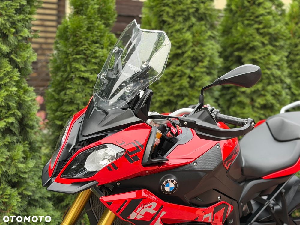 BMW XR - 18